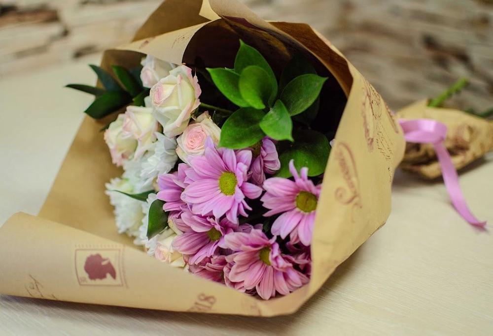 Букет цветов из: Розы и Хризантемы в Левокумке