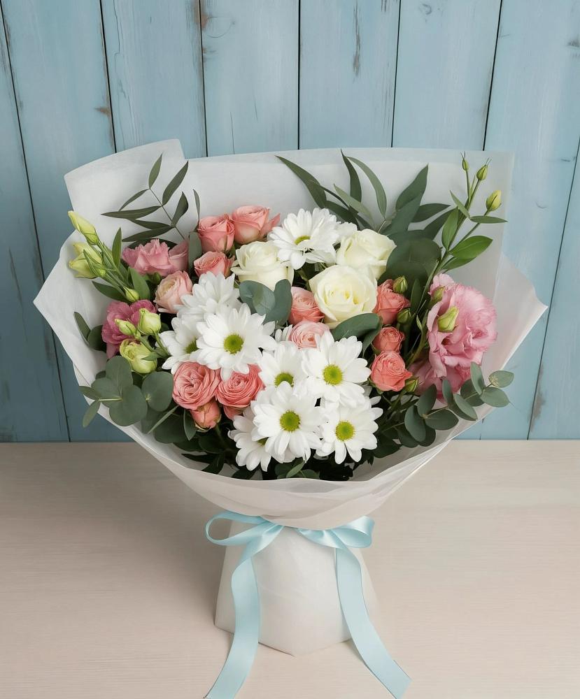 Букет цветов из: Розы, Лизиантусы и Хризантемы в Левокумке