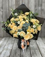 Букет цветов из:  Розы и Лизиантусы #REPLACE_PRED# Левокумке