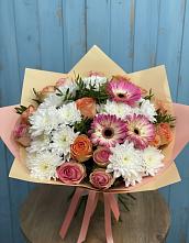 Букет цветов из:  Розы, Герберы и Хризантемы в Левокумке