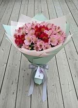 Букет цветов из:  Альстромерии #REPLACE_PRED# Левокумке