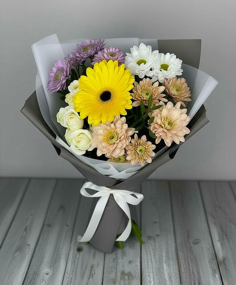 Букет цветов из: Розы, Герберы и Хризантемы в Левокумке