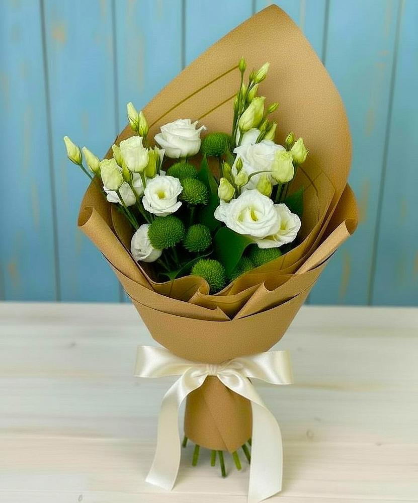 Букет цветов из: Хризантемы и Лизиантусы в Левокумке