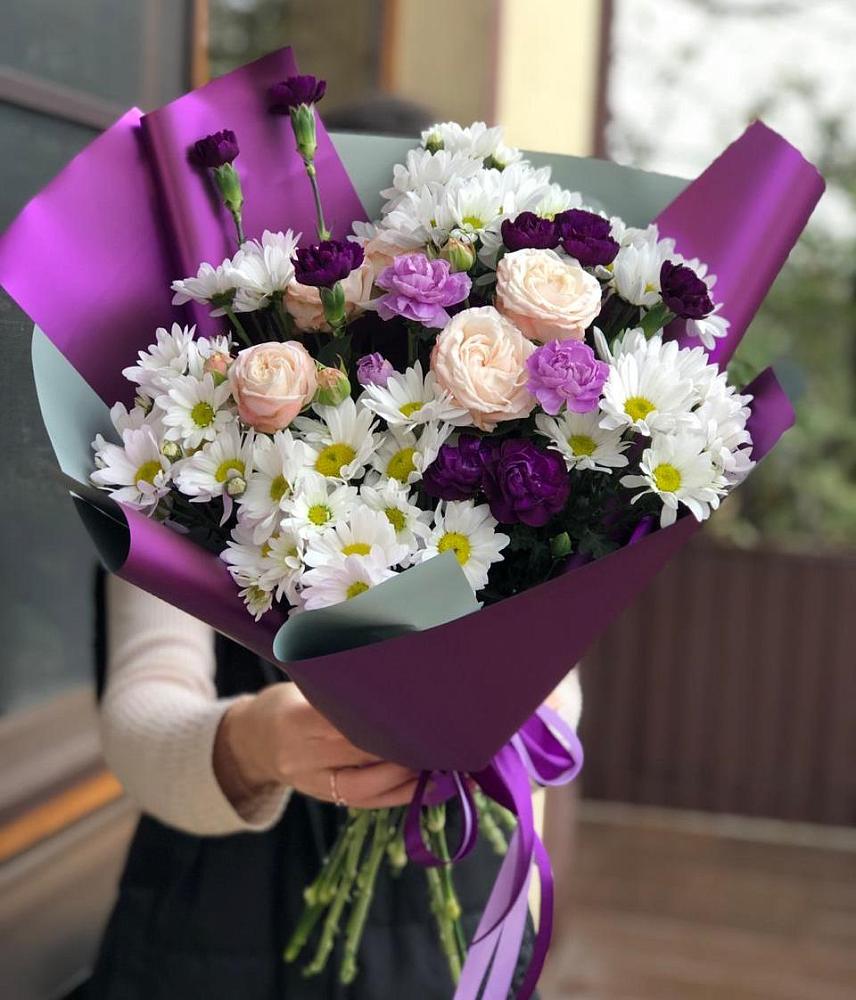 Букет цветов из: Хризантемы, Гвоздики и Розы в Левокумке