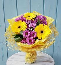 Букет цветов из:  Хризантемы и Герберы в Левокумке