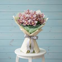 Букет цветов из:  Орхидеи и Розы в Левокумке
