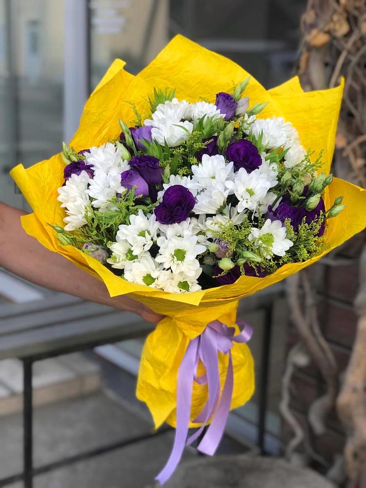 Букет цветов из: Ирисы, Хризантемы и Ромашки в Левокумке