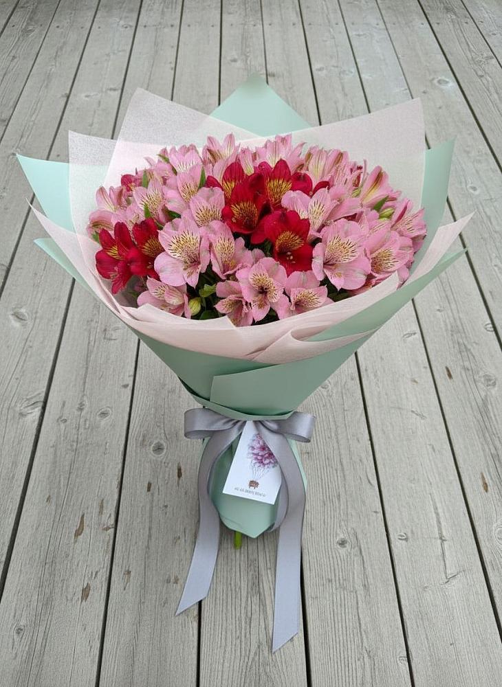 Букет цветов из: Альстромерии в Левокумке