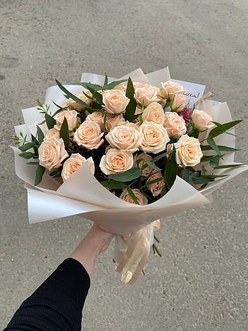 Букет Кремовые розы Латте в Левокумке