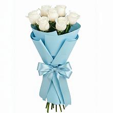 Букет 7 белых роз Проуд в Левокумке