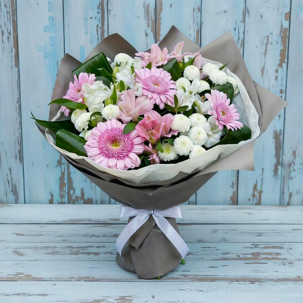 Букет цветов из: Герберы, Альстромерии и Хризантемы в Левокумке