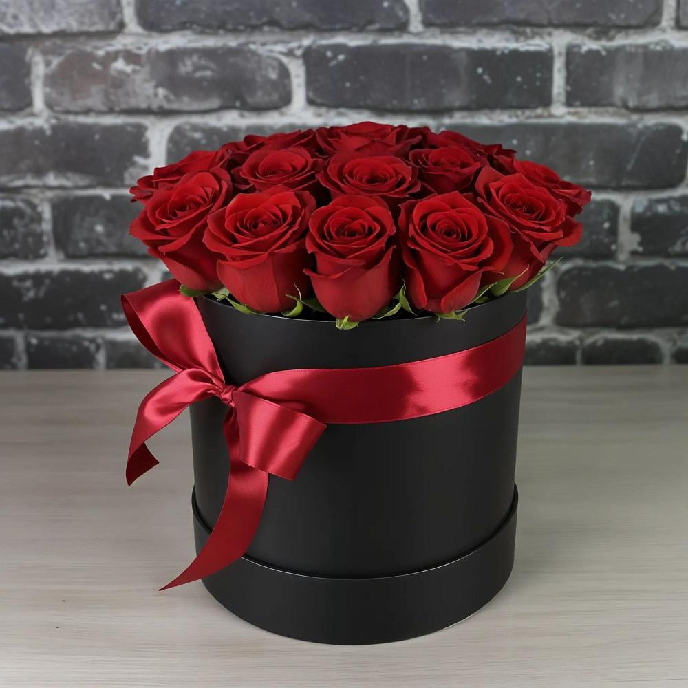 Цветочная композиция из Розы в шляпной коробке в Левокумке