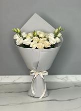 Букет цветов из:  Розы и Лизиантусы в Левокумке